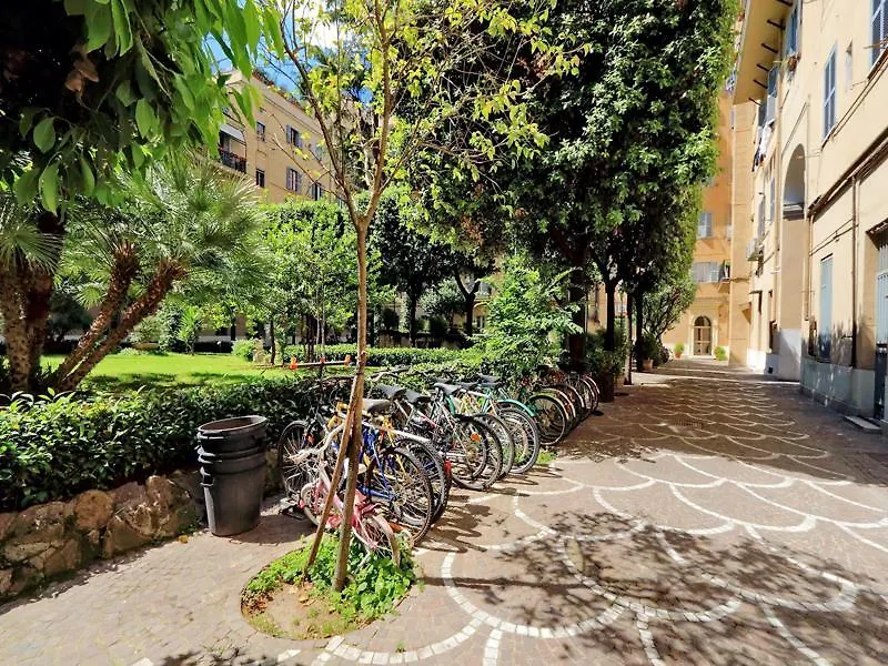 Cozy Leone - My Extra Home Rome 0*,